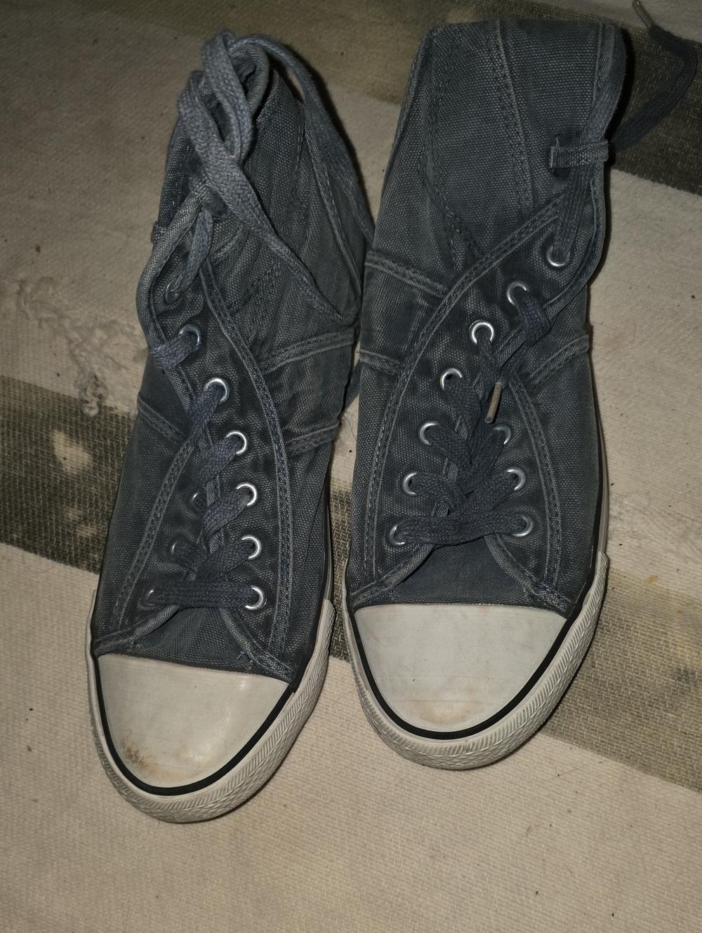 Rouge Helium Women's Dark Gray High-Top Canvas Sneakers